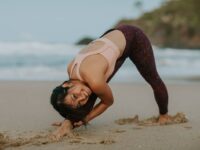 Naomi Pham yoga • meditation @flowingwithnaomi Happy for the weekend
