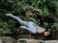 Naomi Pham yoga • meditation @flowingwithnaomi Im drawn to things