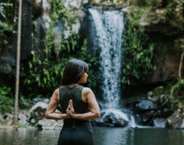 Naomi Pham yoga • meditation @flowingwithnaomi Yoga is the journey