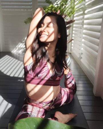 Naomi Pham yoga • meditation Dont forget to smile
