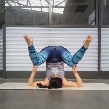 Nica @nicaliew shoulderstand W shape yoga Shoulder stand is a