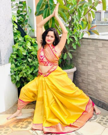 Nikki @yoga nikki30 Day 6 of Navratri Goddess Katyayani Navratri Colour of