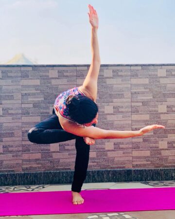 Nikki @yoga nikki30 Life is a balance between what we can control