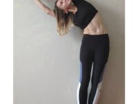 Olga Yoga 🧘‍♀️💜🕉️ @lyolya yoga Day 1x20e3 of ClimbThatWall with @cyogalife