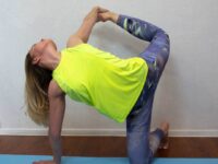 Olga Yoga 🧘‍♀️💜🕉️ @lyolya yoga Day 2x20e37x20e3 of BackOnTrack with @cyogalife