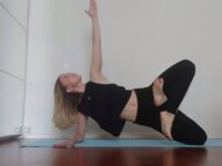 Olga Yoga 🧘‍♀️💜🕉️ @lyolya yoga Day 2x20e38x20e3 of BackOnTrack with @cyogalife