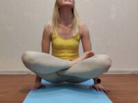 Olga Yoga 🧘‍♀️💜🕉️ Day 2x20e31x20e3 of CoreUproar with @cyogalife