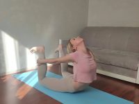 Olga Yoga 🧘‍♀️💜🕉️ Day 4x20e3 of StopDropAndWheel with @cyogalife