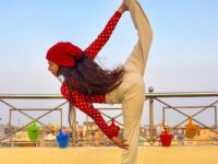 Rakhi Sharma 🧘🏻‍♀️ Day5x20e3 Santa clause yogis choice merrychristmas2020 Yoga
