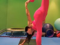 Regina @reginalenitz yoga CHALLENGE ANNOUNCEMENT AloBoutFun December 1 8 2021 Day 6x20e3