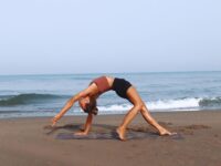 SARAH vegan yoga coach @sarahgluschke ENERGY GIVERS sunlight whole