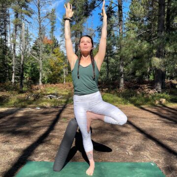Samantha Lee Miller @samanthalee yoga ColourFALLYogis Day Two Balance in Tree Pose