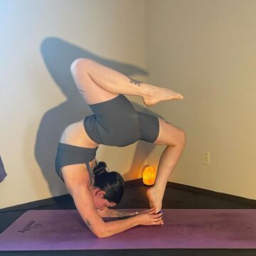 Samantha Lee Miller @samanthalee yoga Found myself getting a little deeper into
