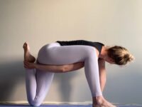 Sara Yogateacher @fityogi mom Playing around with shapes balance yogacreativity yogacreativity