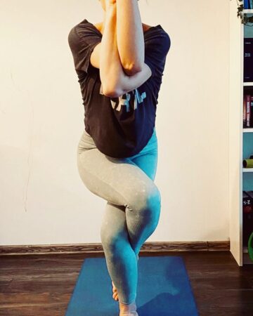 Sara Yogateacher @fityogi mom ﻿ Balance is not something you find