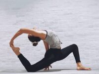 Sarah Medina Yoga Teacher @medinamaste I learn to bend so