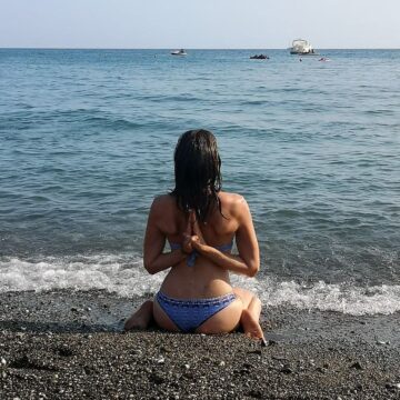 Tania Pesando @taniuska 86 7 Meditative pose Love it New yoga challenge