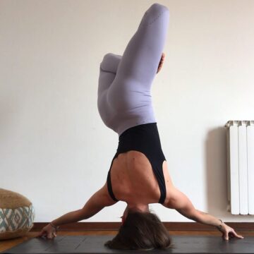 Vittoria Montanari Yoga Randomly having fun on my @furostudios