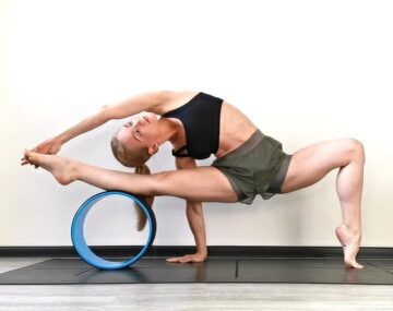 Welcome to Day 1 AloSummerFlexibility challenge July 5th – 12th