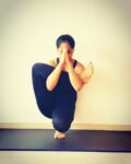 Yoga Flow @innerpeace joe BalancingBreathing and Believing toestand toestandvariation balancingpose