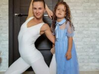 Yoga Расстановки Dubai @tania romanenia This little girl isnt that little
