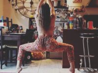 Yogini Konchari Yoga Girl @yoginikonchari Goddess pose @yoginikonchari utkatakonasana lotusmudra