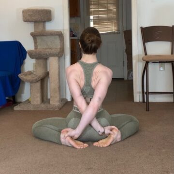 slothdra @slothdra tapascenter Yoga Challenge Day 1 Today for the seated