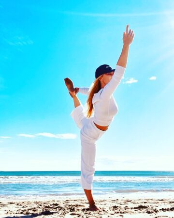 taniapercar @taniapercar Natarajasana Flexibilidad y Equilibrio… El equilibrio es uno de