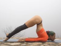 yoga trainingexercises Posted @yoga trainingexercises • @tunaapari Sunday morning stretch Follow @yog