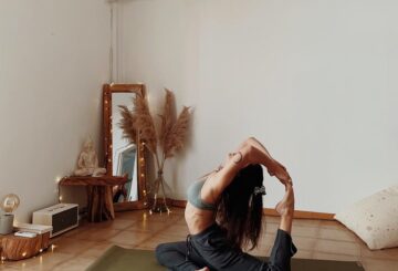 Βούλα Βλ @stavr0u laki                                                 • • • yoga yogi yogagirl yog