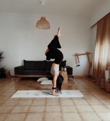 Βούλα Βλ @stavr0u laki                                                 ⭒ Yoga mat @aladastra