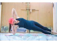 अनुराधा शर्मा @joie d e  vivre Performing Side Elbow Plank Variation Why
