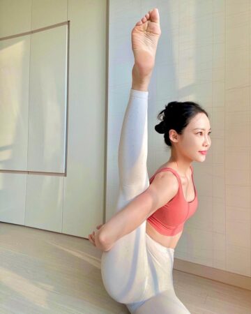 한소이 Yoga Instructor @soif 다음주 중요한 요가 광고촬영이있어서 열심히 관리하는 중이에요