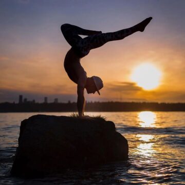 ᴛʜᴇ ᴊᴏᴜʀɴᴇʏ ʙᴇɢɪɴs ᴡɪᴛʜ ʏᴏᴜ @selflovehearth Yoga is 99 practice and