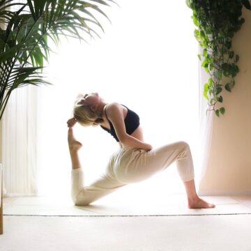 ｏｇｉ ｙｏｇｉ @theogiyoginist The heart surrenders everything to the moment the