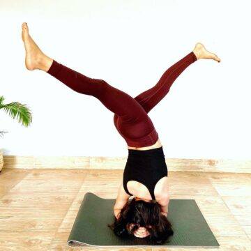 𝑀𝑒𝑒𝓃𝒶 𝒮𝒾𝓃𝑔𝒽 @meena yoga life Day 3 of AlotofDifferencesToCelebrate2 Expansive pose May 10