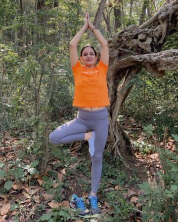 𝕄𝕖𝕖𝕟𝕒 𝕊𝕚𝕟𝕘𝕙 @meena yoga life And then I met an old tree To