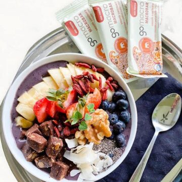 𝖫𝗂𝖾𝗓𝗅 @rnfarmgirl Post yoga fuel Book and power bowl topped