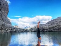 𝗜𝗹𝗮𝗿𝗶𝗮 Do you love adventure lastsummer yogavibes yogaphotography yogaoutdoors