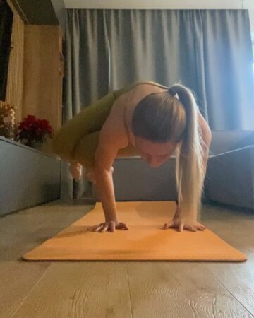 🌺Sara🌺 Yogateacher AuraSeasonForUplift Day5x20e3 Forward is progress I will